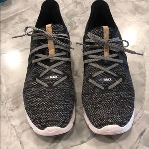 Nike Air Max!! Like new!!